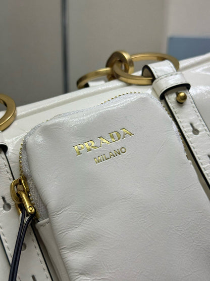DANGLE TOP HANDLE BAG 30 IN WHITE PATENT CALFSKIN