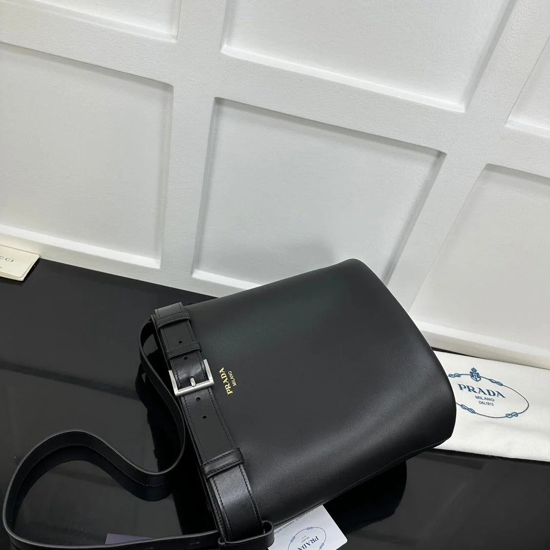 Prada 2026 Medium Bucket Bag 29cm Calfskin