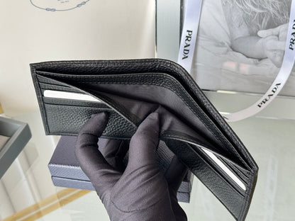 Pra 2M0513  Metal Triangle Logo Wallet 11cm Black lychee-grained cowhide